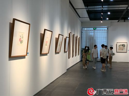 广西书画院学术小品展和 南方风景 青年油画群体纸上作品展在邕开展