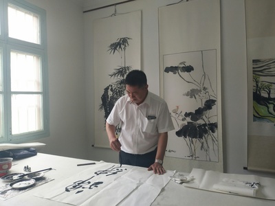 信阳、光山书画家欢聚一堂,做客潢川教育书画院