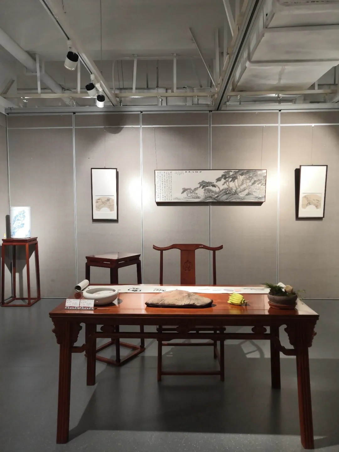 信阳书画院 | 揭秘美术馆布展工作