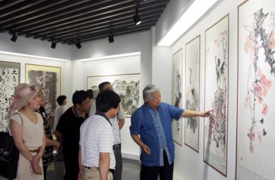 第二届华人书画名家展在世侨总部基地隆重举行