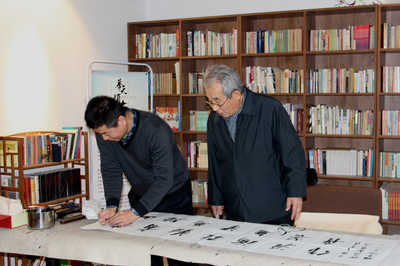 河北省老教授书画院、百一大学生救助基金会举办“公益书画创作会”