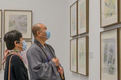 上海觉群书画院理事长觉醒法师 院长乐震文参观 百花百鸟 万芾工笔花鸟画展